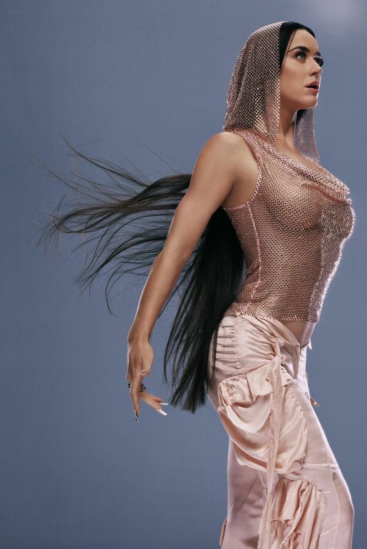 KATY PERRY - Woman