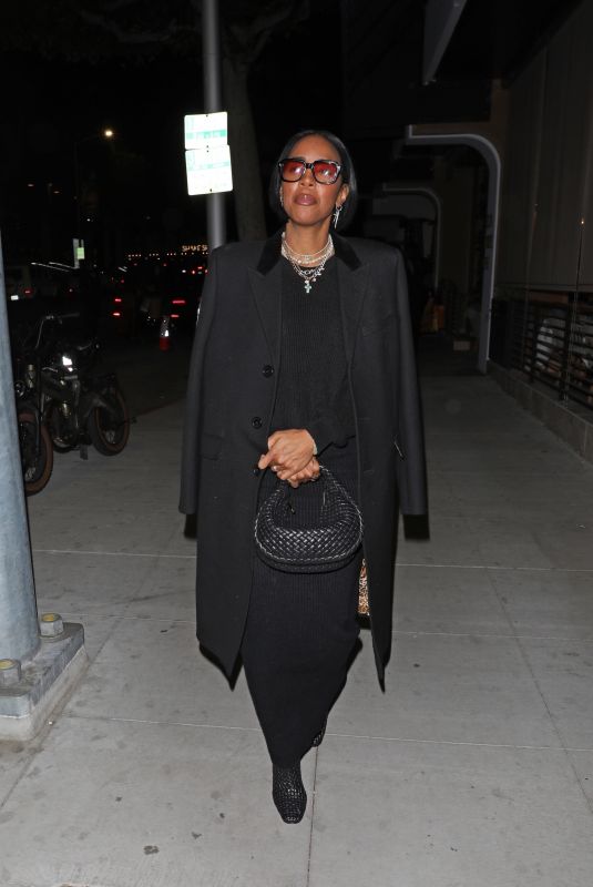 KELLY ROWLAND Out for Dinner with a Friend at Marea Italian Restaurant in Beverly Hills 01/24/2025