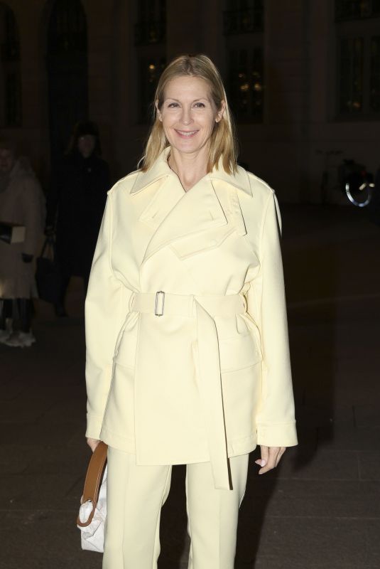 KELLY RUTHERFORD Arrives at Sidaction Evening in Paris 01/30/2025