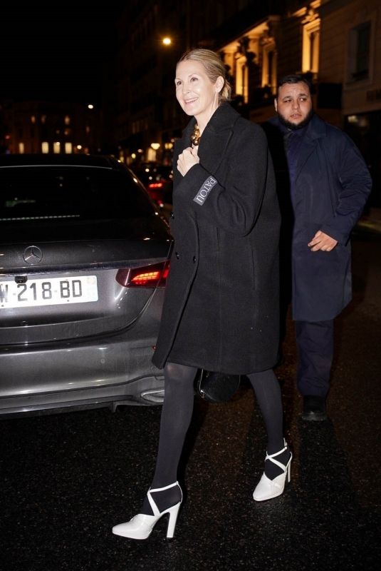 KELLY RUTHERFORD Returns to Her Hotel at Paris Fashion Week 01/26/2025