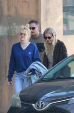 KRISTEN STEWART and DYLAN MEYER Out for Lunch with Friends in Los Feliz 01/18/2025