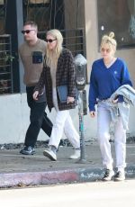 KRISTEN STEWART and DYLAN MEYER Out for Lunch with Friends in Los Feliz 01/18/2025