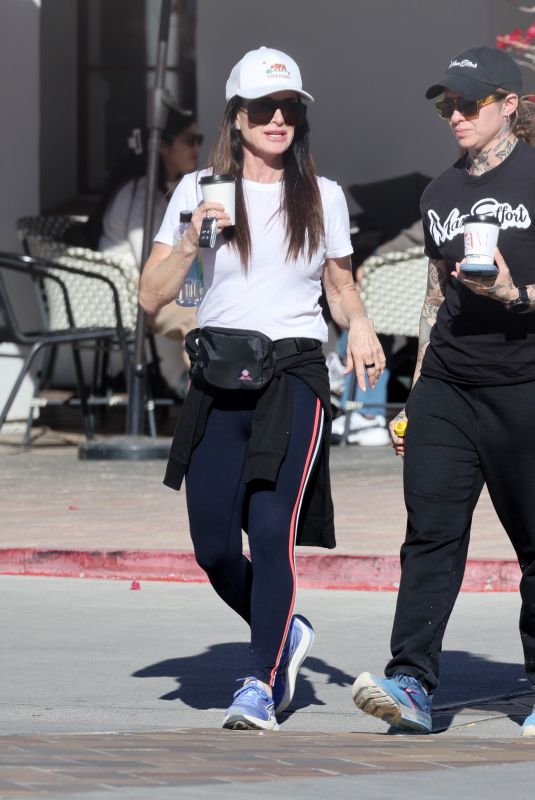 KYLE RICHARDS and TEDDI MELLENCAMP Escape Los Angeles Wildfires in La Quinta 01/15/2025