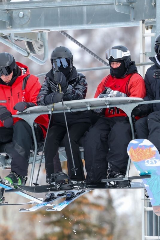 KYLIE and KENDALL JENNER and HAILEY and Justin BIEBER at Snowmass Village in Aspen 01/18/2025