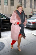 LAUREN ALAINA Arrives at NBC Rockefeller Building for Kelly Clarkson Show in New York City 01/21/2025