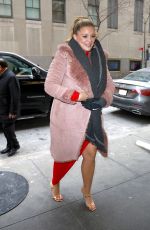 LAUREN ALAINA Arrives at NBC Rockefeller Building for Kelly Clarkson Show in New York City 01/21/2025