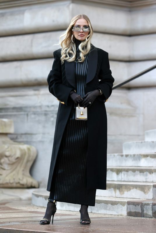 LEONIE HANNE Arrives at Schiaparelli Haute Couture Spring-Summer 2025 Show at Paris Fashion Week 01/27/2025