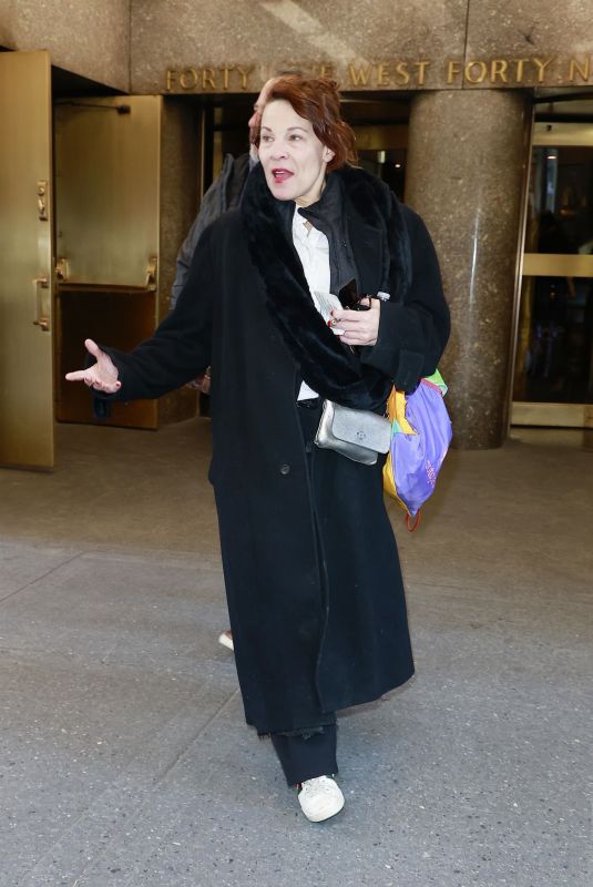 LILI TAYLOR Leaves NBC Rockefeller Studios in New York City 01/14/2025