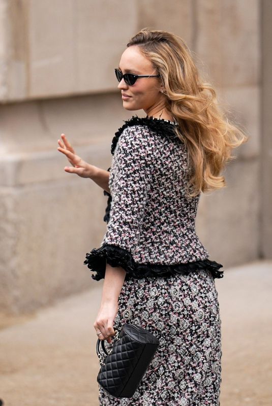 LILY-ROSE DEPP Arrives at Chanel Fashion Show in Paris 01/28/2025