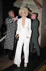 LISA RINNA in a Blonde Wig Arrives at Costes in Paris 01/29/2025