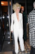 LISA RINNA in a Blonde Wig Arrives at Costes in Paris 01/29/2025