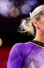 LIVVY DUNNE at Sprouts Farmers Market Collegiate Quad in Oklahoma City 01/11/2025