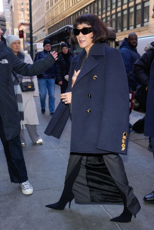 MICHELLE YEOH Arrives at Empire State Building in New York 01/24/2025
