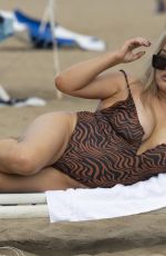 NADIA ALMADA Enjoys a Festive Break in Gran Canaria 12/29/2024