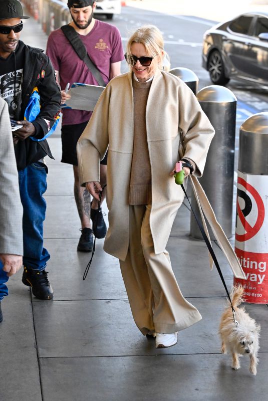 NAOMI WATTS Arrives at Los Angeles International Airport with Her Dog 01/12/2025