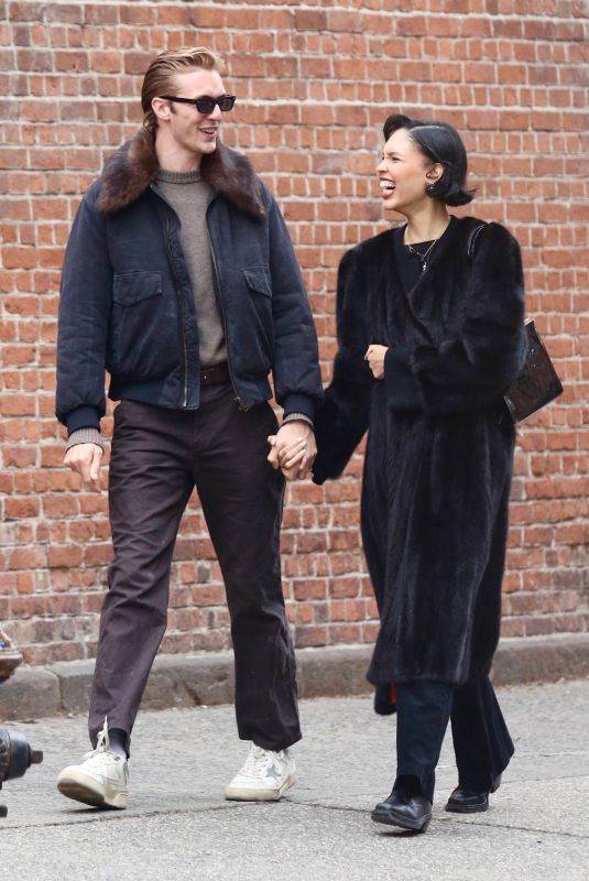 NARA SMITH and Lucky Blue Out in New York City 01/16/2025