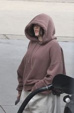 NOAH CYRUS at a Gas Station in Los Angeles 01/30/2025