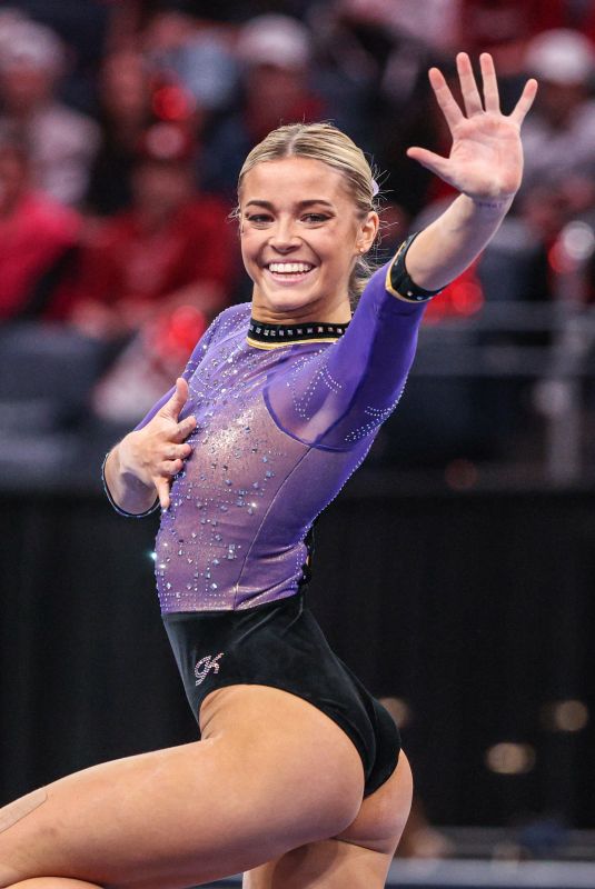 OLIVIA DUNNE at Sprouts Farmers Market Collegiate Quad in Oklahoma City 01/11/2025