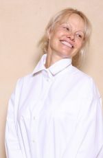 PAMELA ANDERSON at Jacquemus Menswear Fall-Winter 2025/2026 Show at Paris Fashion Week 01/26/2025