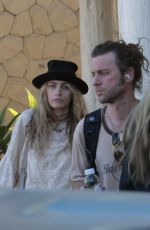 PARIS JACKSON and Justin Long Escape L.A Fires and Head to Montecito 01/09/2025