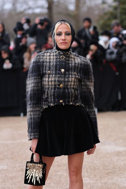 PIXIE LOTT Arrives at Schiaparelli Haute Couture S/S ’25 Show at Paris Fashion Week 01/27/2025