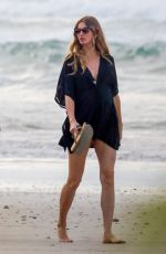 Pregnant GISELE BUNDCHEN Out at a Beach with Her Sisters-in-law in Costa Rica 12/26/2024