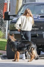 Pregnant GISELE BUNDCHEN Out with Her Dog in Miami 01/10/2025