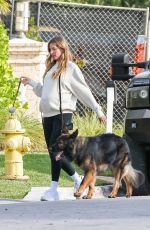 Pregnant GISELE BUNDCHEN Out with Her Dog in Miami 01/10/2025