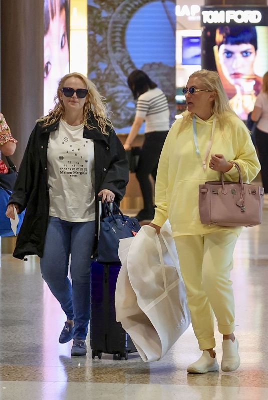 REBEL WILSON and RAMONA AGRUMA Arrives at Sydney Airport 01/12/2025