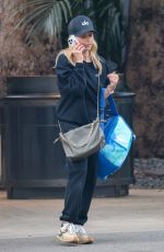SARAH MICHELLE GELLAR and Freddie Prinze Jr. Turned Away from Full Hotel in Los Angeles 01/09/2025
