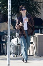 SCOUT WILLIS Picking up Beverages at Erewhon in Los Angeles 01/06/2025