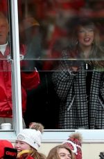 TAYLOR SWIFT at Divisional Playoff Houston Texans vs. Kansas City Chiefs in Kansas City 01/18/2025