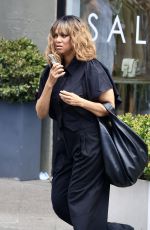 TYRA BANKS Out Shopping in Sydney After Revealing Loss of Los Angeles Home in Wildfires 01/19/2025