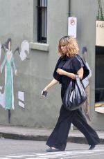 TYRA BANKS Out Shopping in Sydney After Revealing Loss of Los Angeles Home in Wildfires 01/19/2025