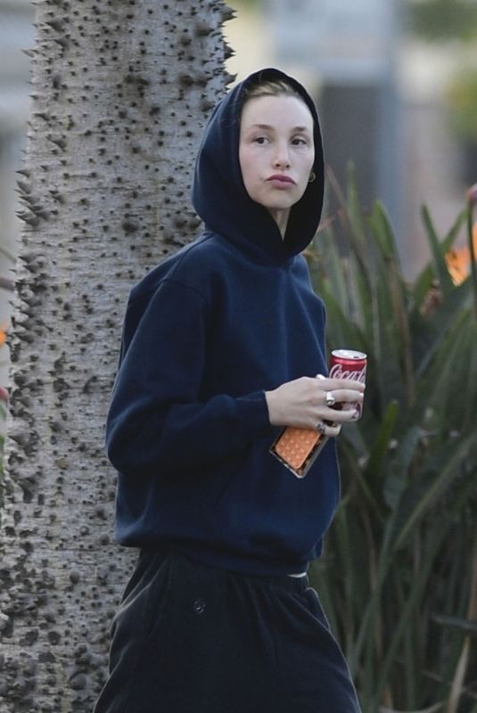 WHITNEY PORT Leaves a Skin Clinic in Los Angeles 12/31/2024