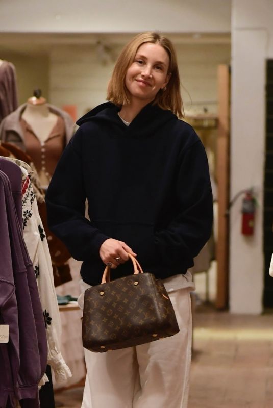 WHITNEY PORT Out Shopping in Los Angeles 01/03/2025