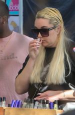 AMANDA BYNES Iut SShopping for Perfumes with a Friend in West Hollywood 02/02/2025