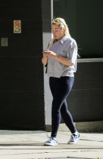 AMANDA BYNES Out on Valentine