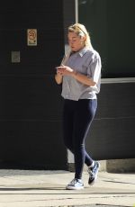 AMANDA BYNES Out on Valentine
