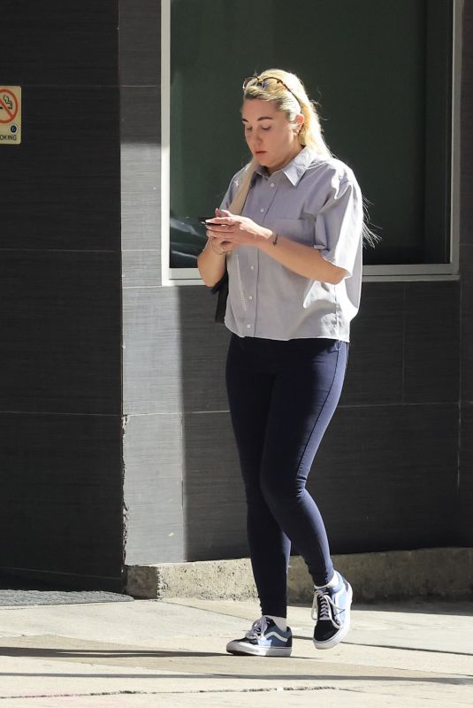 AMANDA BYNES Out on Valentine