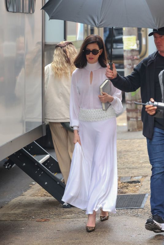 ANNE HATHAWAY Arrives on the Set of The Verity in Queens, New York 02/27/2025