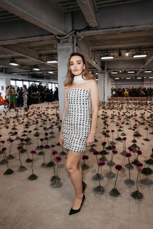 CHLOE FINEMAN at Carolina Herrera Fall RTW 2025 Fashion Show at New York Fashion Week 02/10/2025