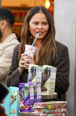 CHRISSY TEIGEN and John Legend Selling Cookies with Kids in Beverly Hills 02/08/2025