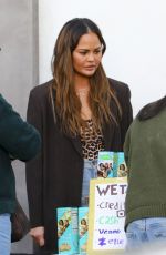 CHRISSY TEIGEN and John Legend Selling Cookies with Kids in Beverly Hills 02/08/2025