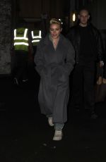 FLORENCE PUGH Leaves Harries Reed Catwalk Show 02/20/2025