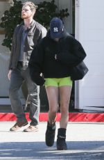 HAILEY and Justin BIEBER Leaves a Breakfast After Attending Yoga Class in Los Angeles 02/23/2025