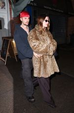 HAILEY and Justin BIEBER Leaves Lucali