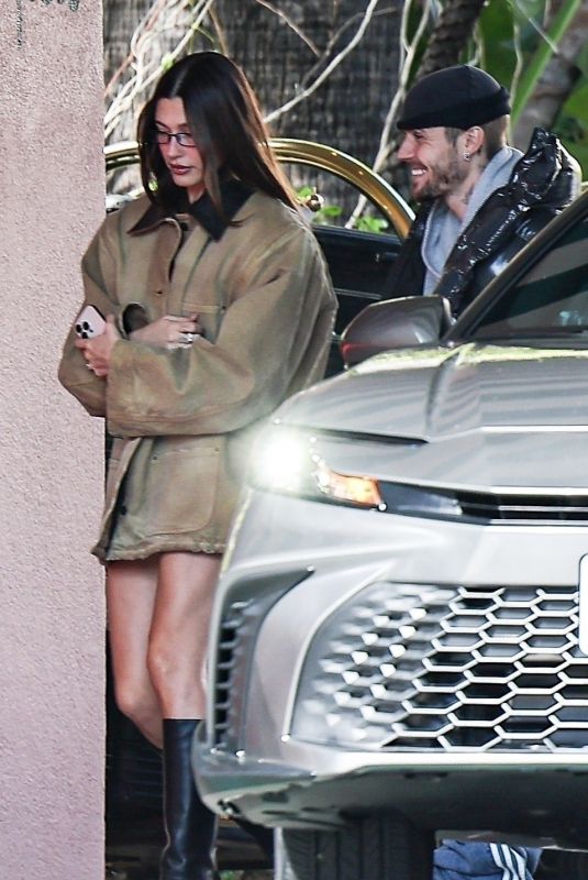 HAILEY and Justin BIEBER Out for a Romantic Valentine