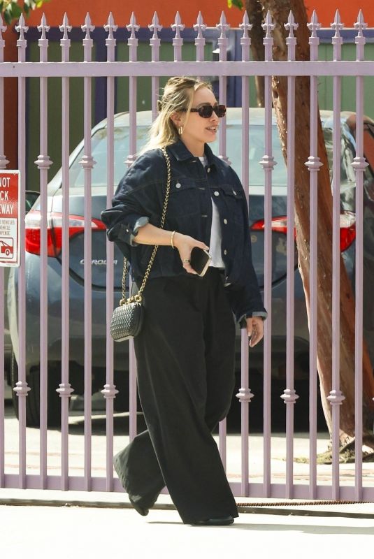 HILARY DUFF Visiting a Friend