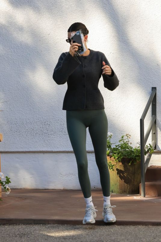 KENDALL JENNER Leaves Sunday Morning Pilates Class in Beverly Hills 02/02/2025